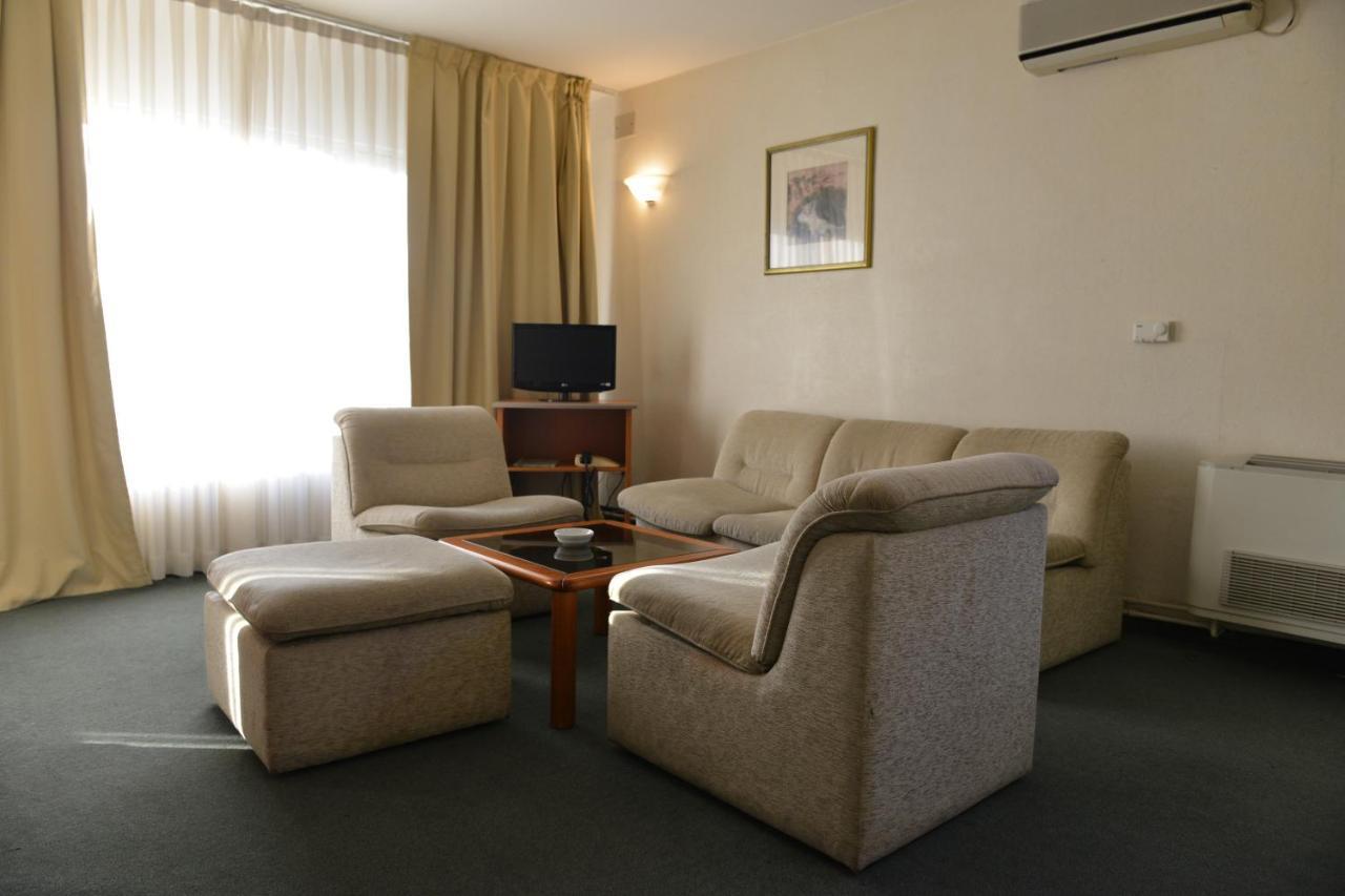 Hotel Bellevue سكوبجي المظهر الخارجي الصورة